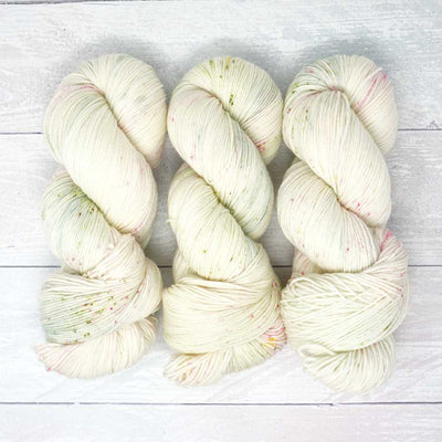 Market Town Yarns - Squishy Sock - Squishy DK - Silky 4-ply - Silky DK Yarn - 100g in colourway Hold that Thought | Yarn Worx