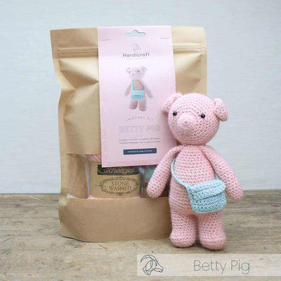Hardicraft - Betty Pig - Crochet Kit