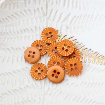 Lise Tailor - Daisy Buttons 12mm (Buttercup) | Yarn Worx