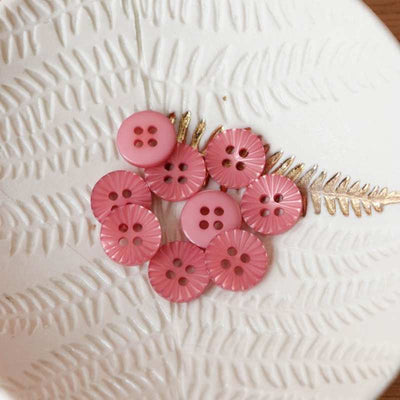 Lise Tailor - Daisy Buttons 12mm (Old Rose) | Yarn Worx