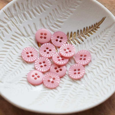 Lise Tailor - Daisy Buttons 12mm (Pale Pink) | Yarn Worx