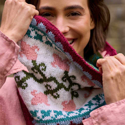 West Yorkshire Spinners - Morris DK - Golden Lily Reversible Cowl Kit | Yarn Worx
