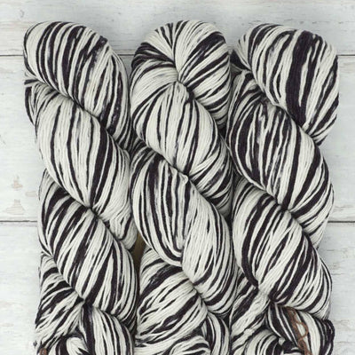 Urth Yarns - Uneek Fingering - 100g - Zebra | Yarn Worx