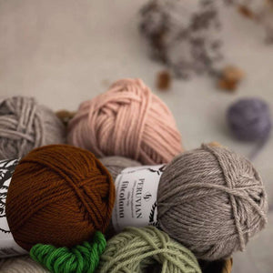 Guide to Worsted Weight Yarn - Sarah Maker